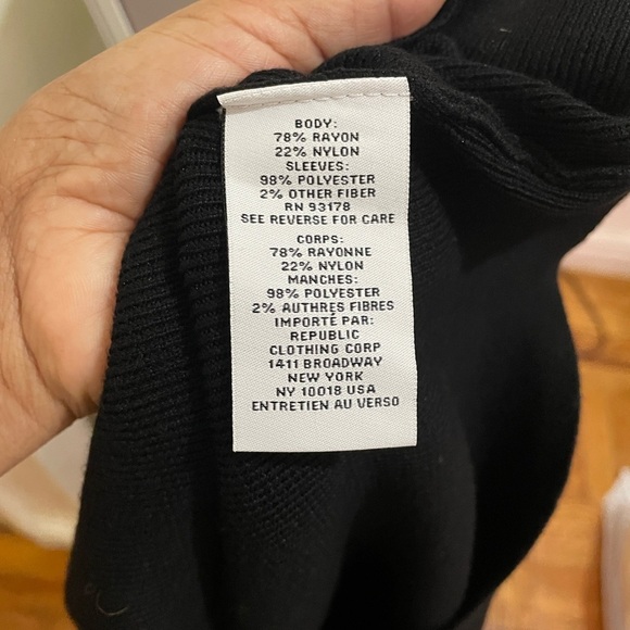 Carmen Marc Valvo Black Blouse with Sheer Sleeves - Picture 6 of 12